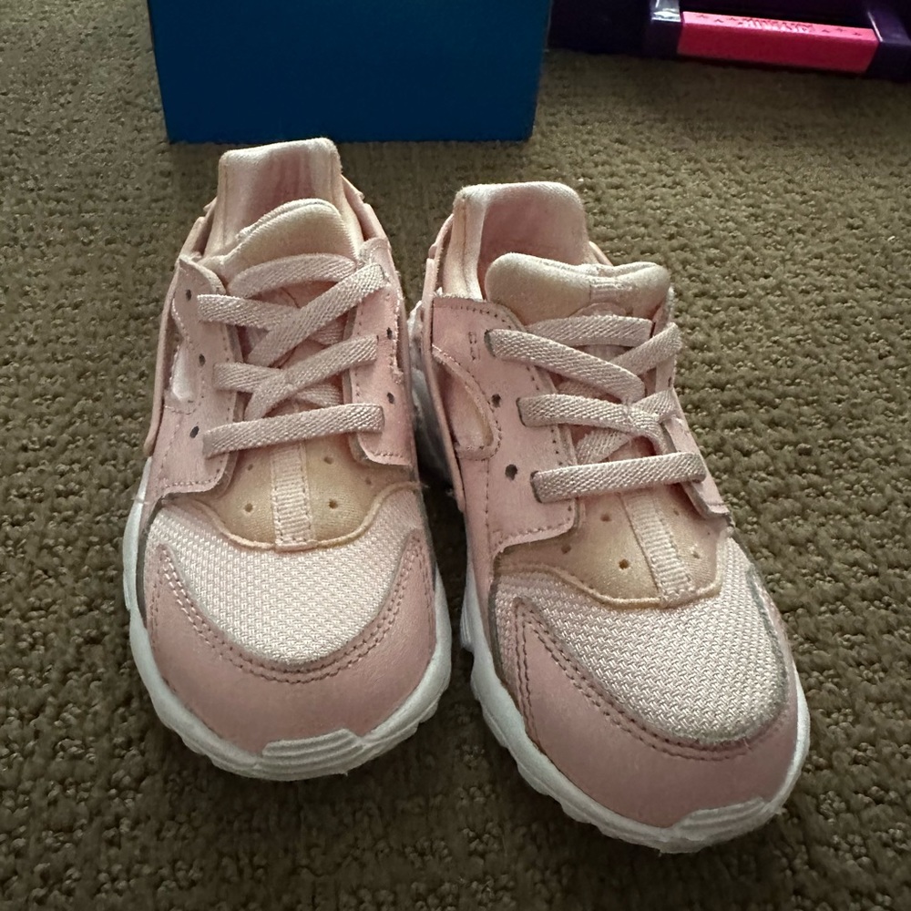 Nike huaraches toddler